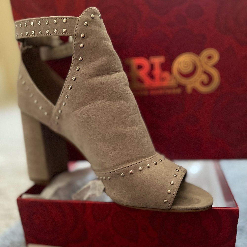 Carlos Santana Tan Shoe open toe and squared heel nicely kept new in there box
